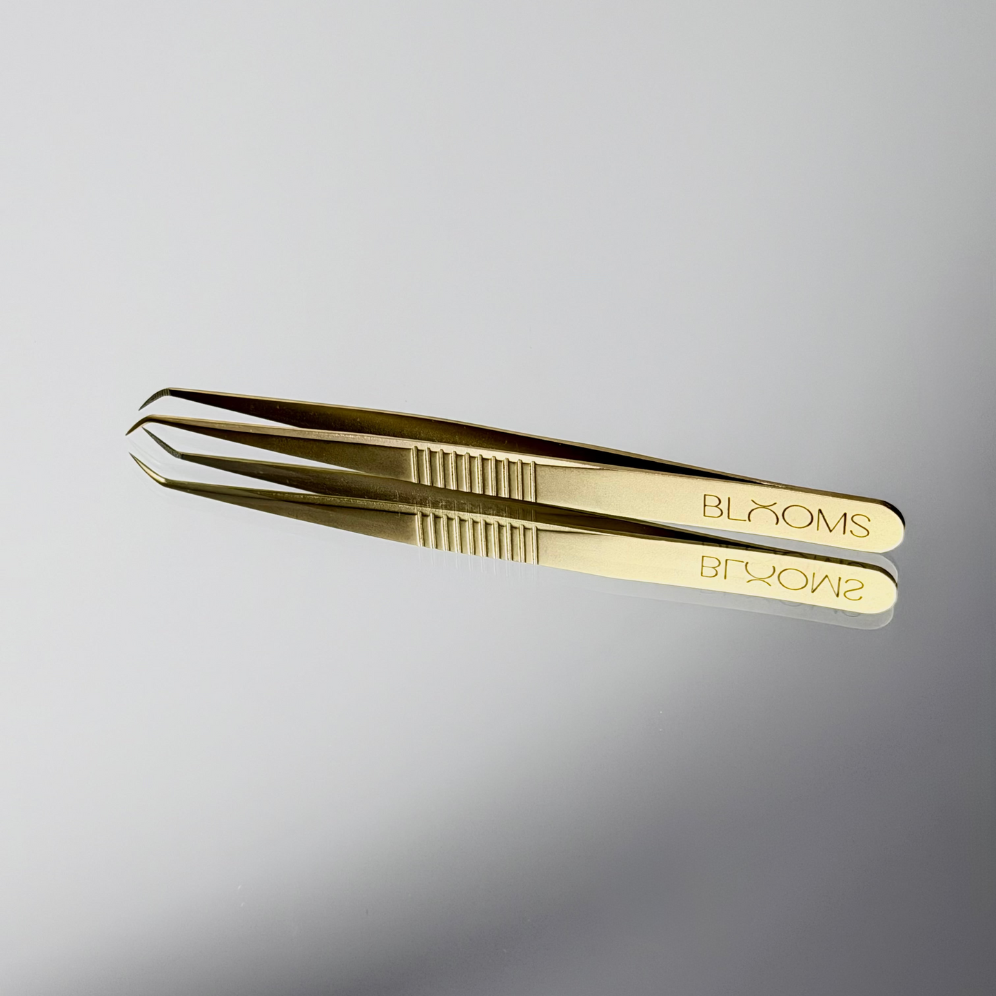 B1 CURVED HOOK PRECISION TWEEZER